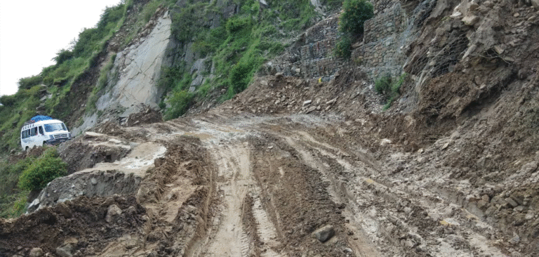 चार दिनका लागि कर्णाली राजमार्ग बन्द हुने