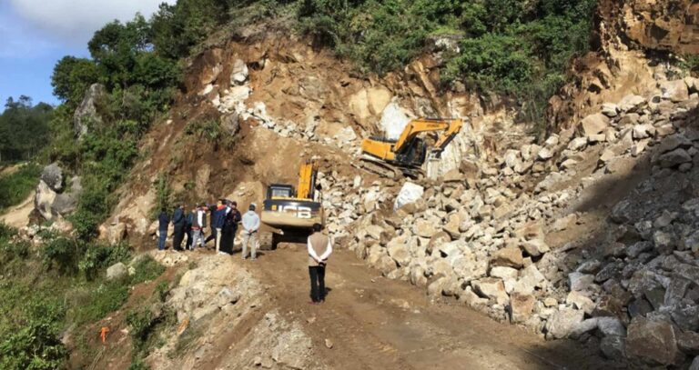 पहिरोले भेडेटार–रवि–राँके सडक अवरुद्ध