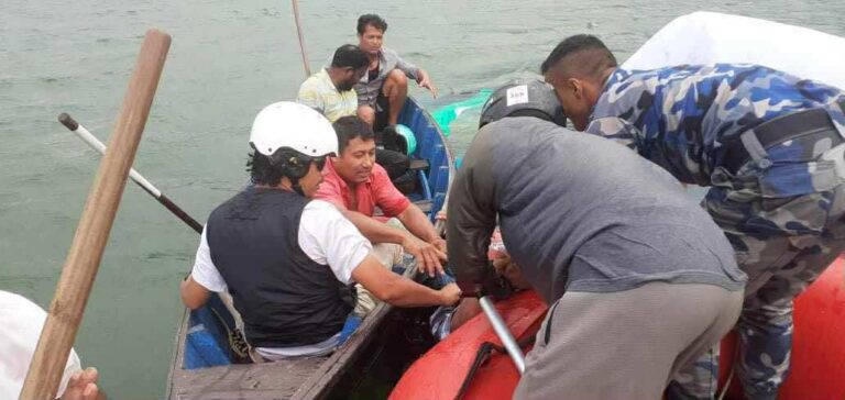 अनियन्त्रित भई पोखरामा दुई वटा प्याराग्लाइडिङ दुर्घटना