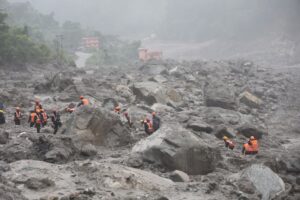 भोटेकोशी बाढीमा अझै ४ हजार ८९८ जना बेपत्ता, खोजी तथा उद्धार जारी